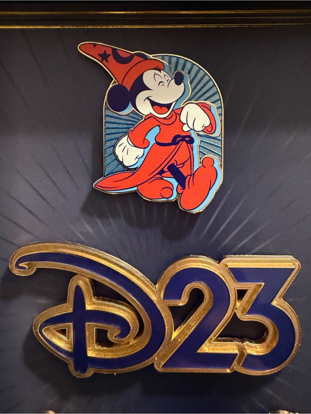 D23 Gold Member 2025 Limited Release Ten Pin Box Set - Picture 6 of 9